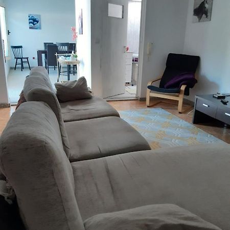 Вилла Impeccable 2-Bed House In Виана-ду-Каштелу Экстерьер фото