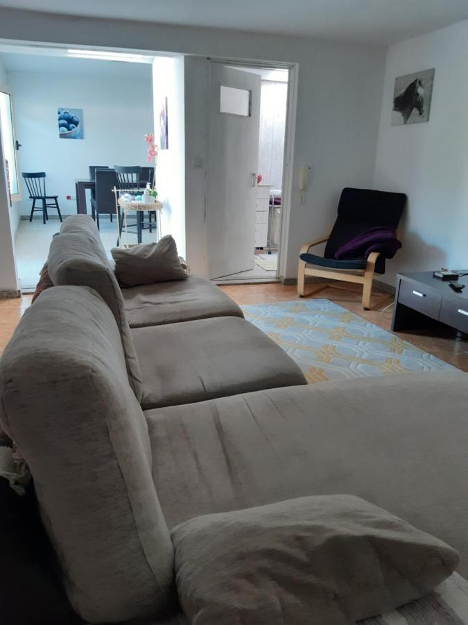Вилла Impeccable 2-Bed House In Виана-ду-Каштелу Экстерьер фото