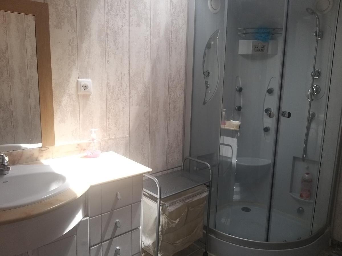 Вилла Impeccable 2-Bed House In Виана-ду-Каштелу Экстерьер фото